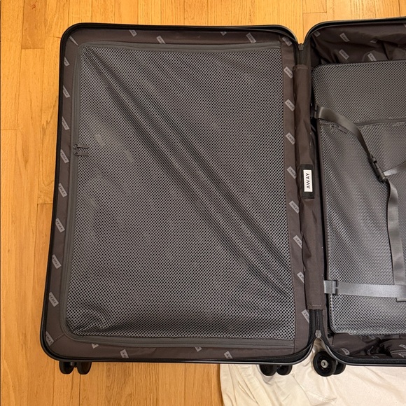 AWAY suitcase  LARGE ONLY - Picture 4 of 5